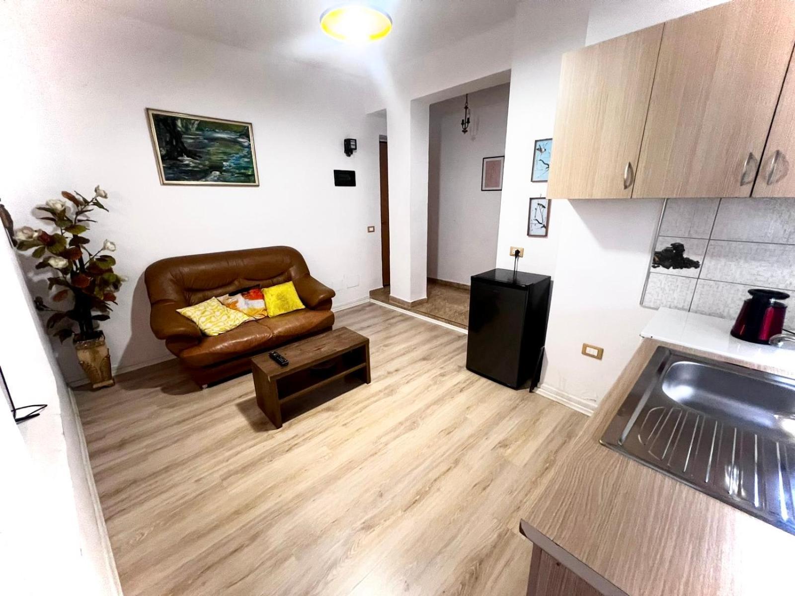 Budget Retreat Tirana & Studios Εξωτερικό φωτογραφία